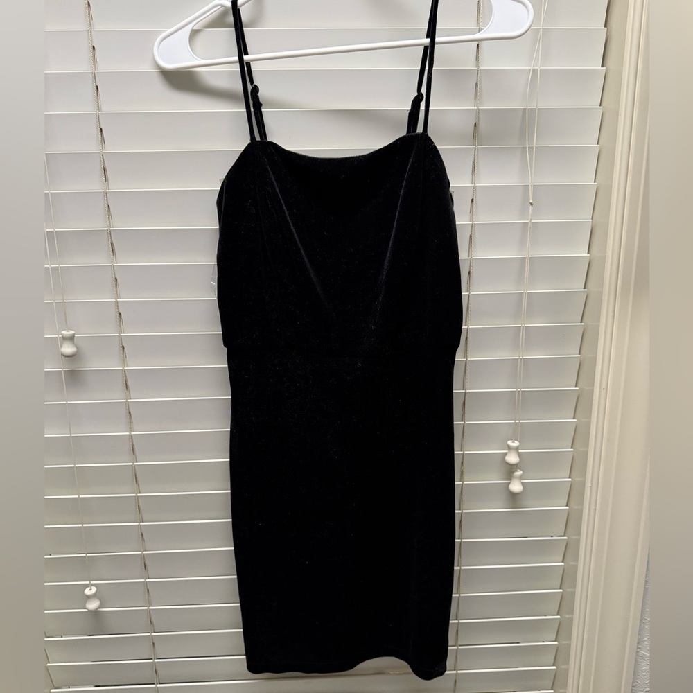 Elegant Velvet Black Spaghetti Strap Dress